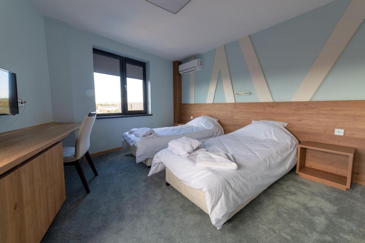 Hotel Verticalplus Хасково Екстериор снимка