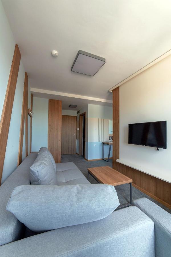 Hotel Verticalplus Хасково Екстериор снимка